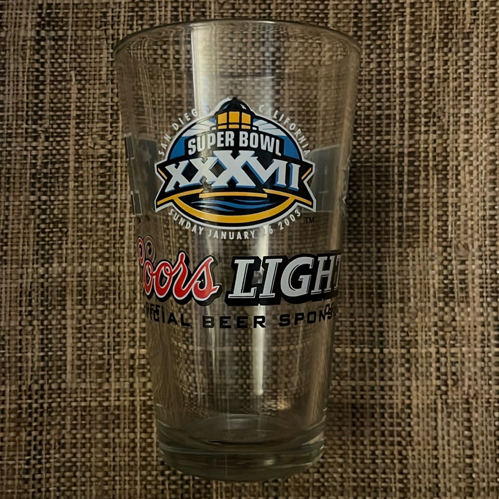 Coors Light Super Bowl XXXVII (37) Raiders and Buccaneers Pint Glass